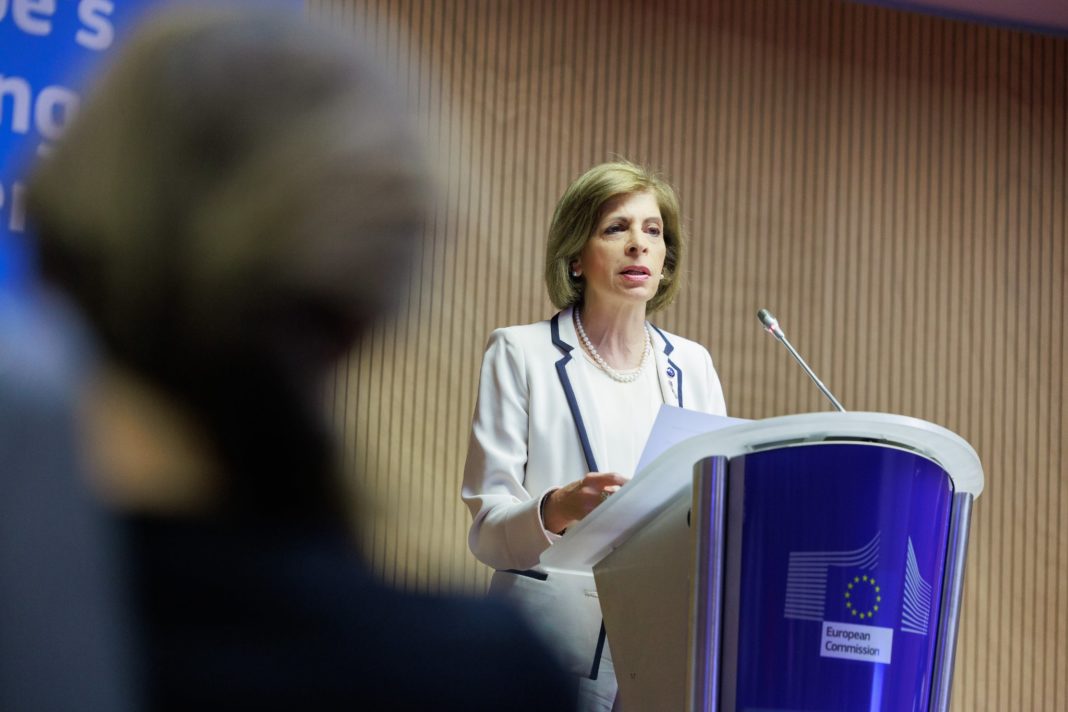 Stella Kyriakides, comisaria Europea de Salud y Seguridad Alimentaria, durante el evento “Supervivencia al cáncer: promover el derecho al olvido; balance de los avances y los desafíos”