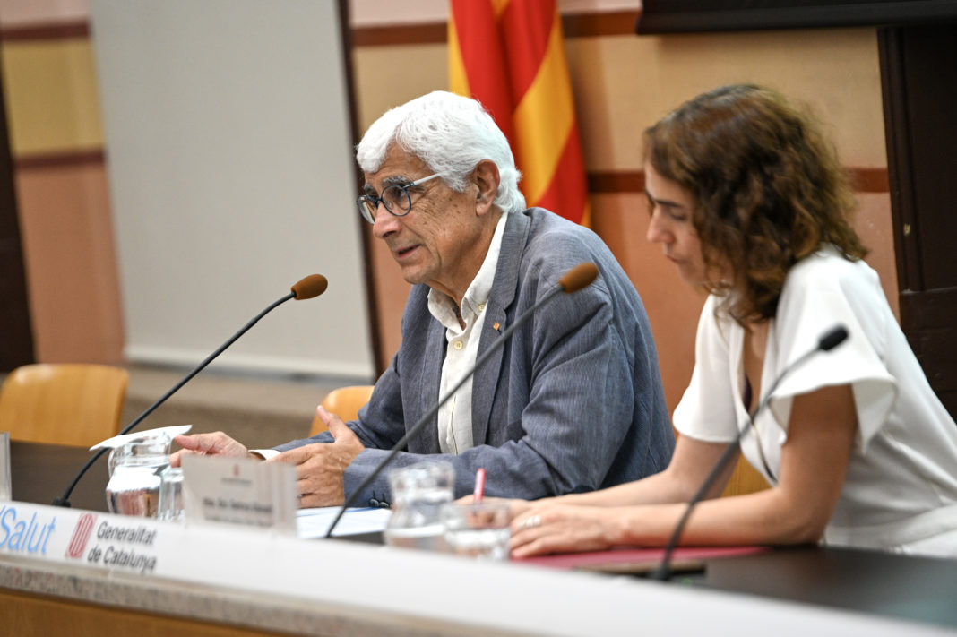 La consejera de Justicia, Derechos y Memoria, Gemma Ubasart i González, y el consejero de Salud, Manel Juncosa i Díaz